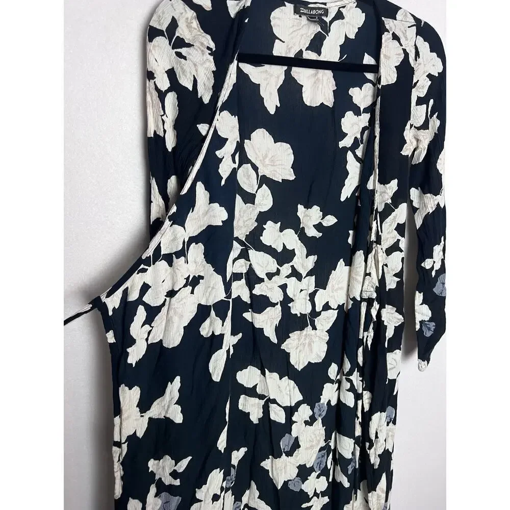 Billabong Women's Floral Wrap Dress Size XS Long Sleeve White Blue Flowers